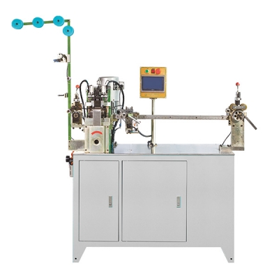 Full-automatic nylon zipper two-way gapping and stripping machine