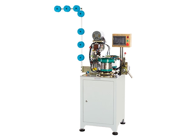 Máquina de prensado de caja de clavijas con cremallera de nylon completamente automática II