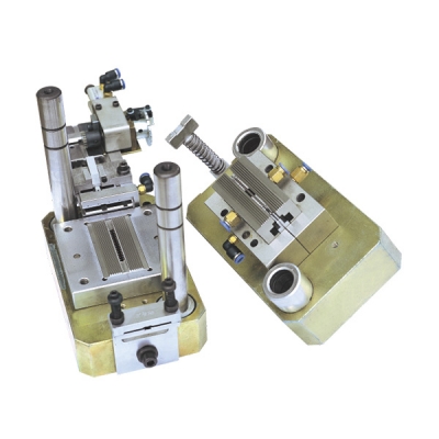 Plastic steel gapping and stripping dies