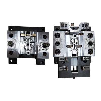 Closed injection mold
